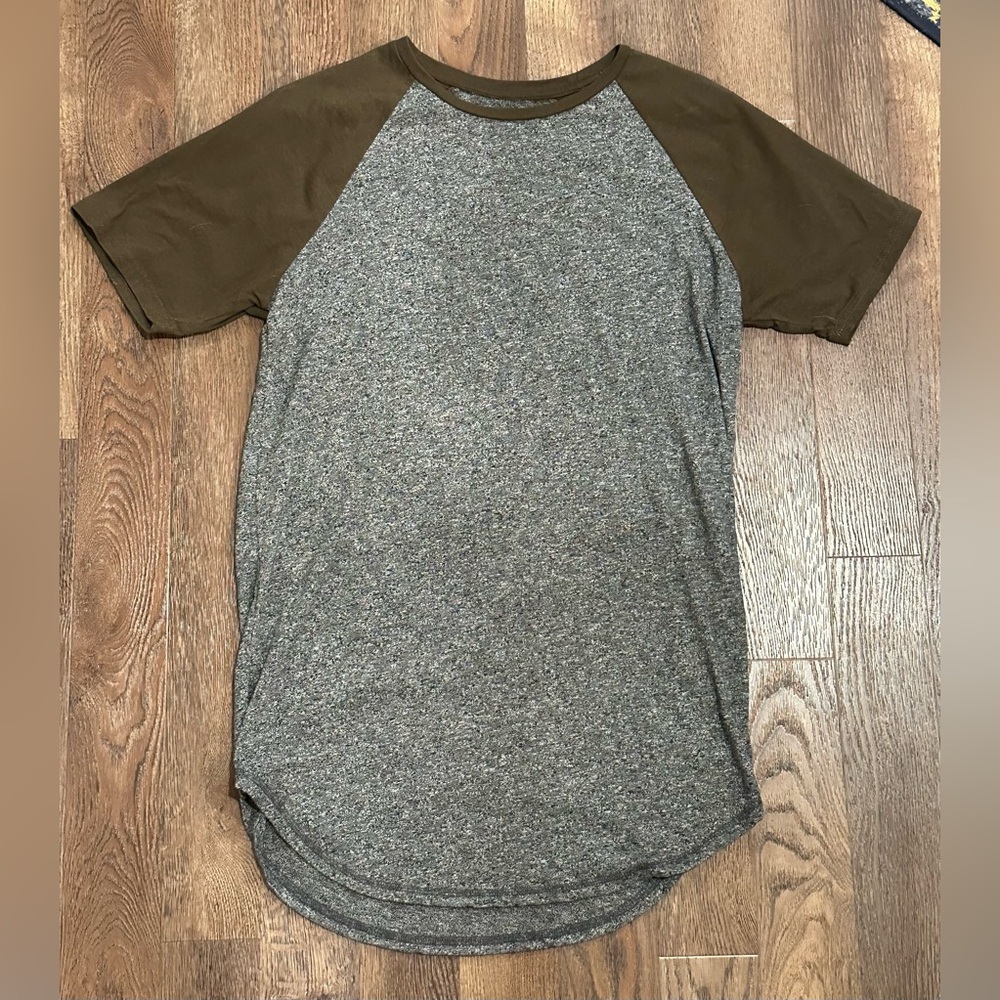 Men's PACSUN Gray and Olive Raglan Shirt